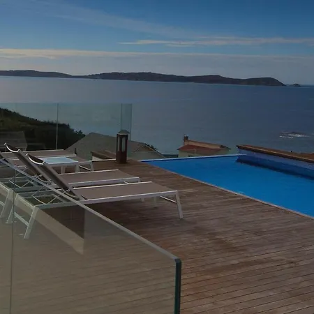 Villa De Diseno Con Impresionantes Vistas Al Mar